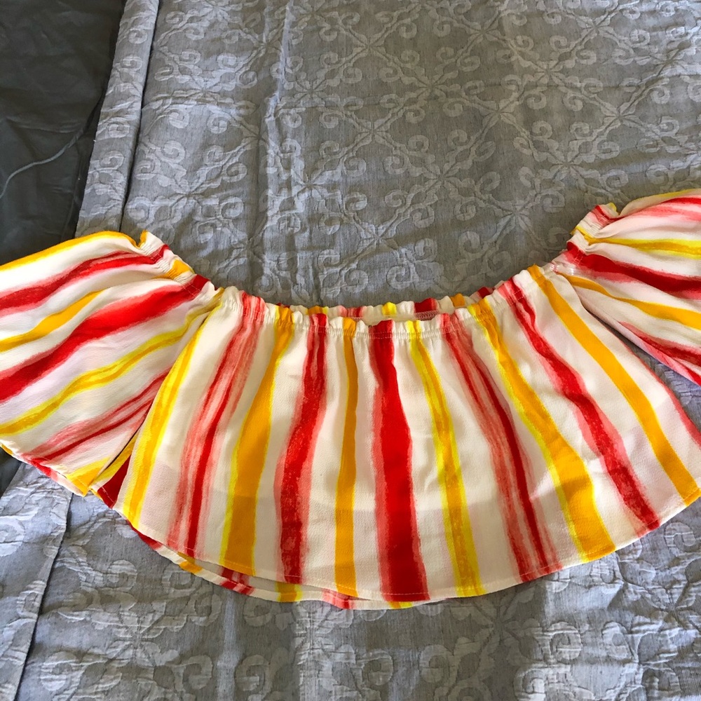 Off shoulder, bright stripe, super cute top